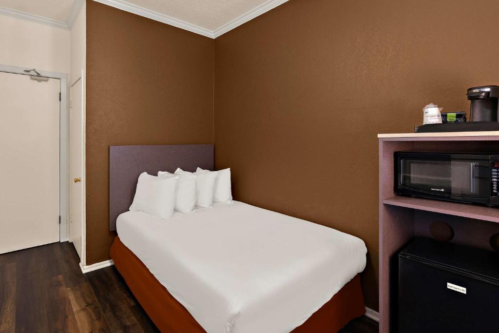 Mithila San Francisco - SureStay Collection by Best Western