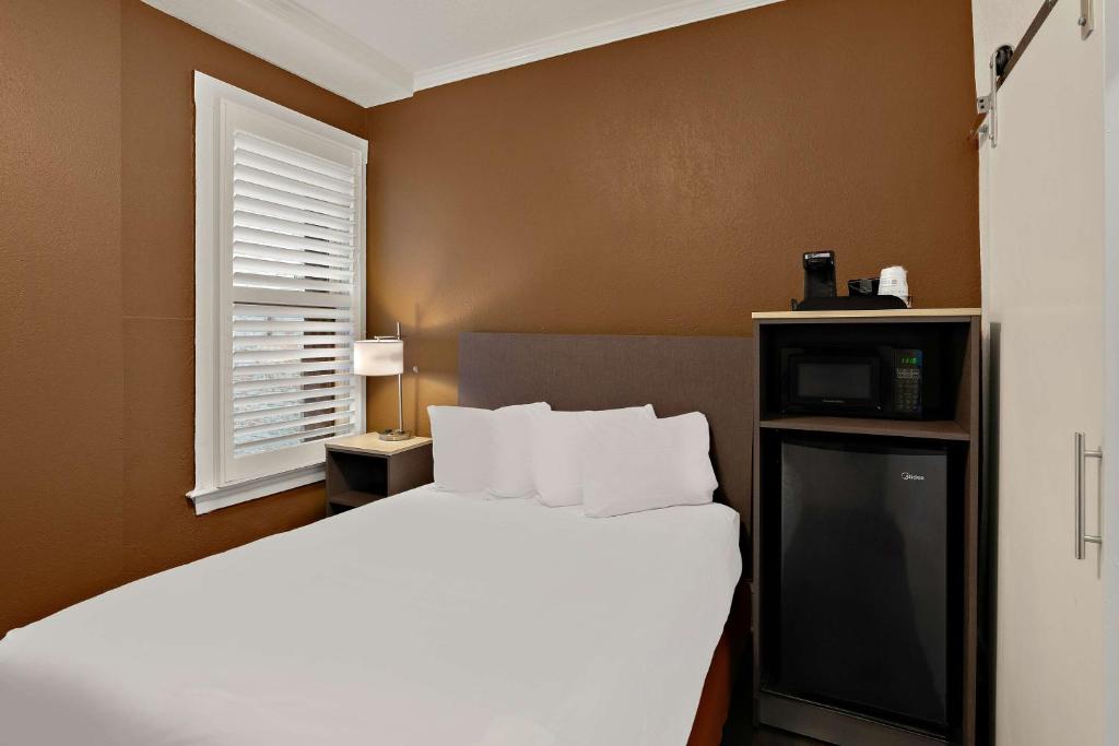 Mithila San Francisco - SureStay Collection by Best Western