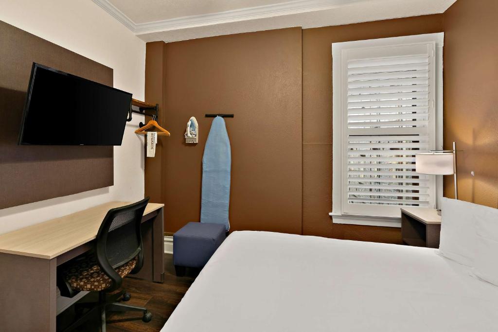 Mithila San Francisco - SureStay Collection by Best Western